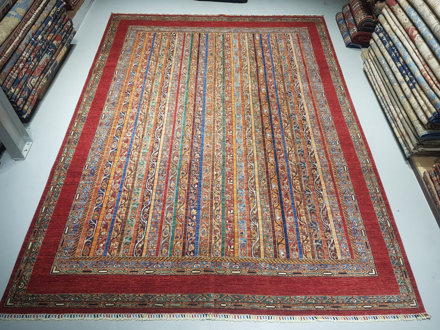 Handmade Rug - 12.2 x 9 Ft